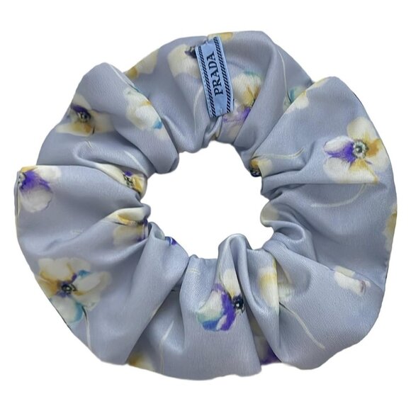 Auth PRADA Printed Re-Nylon Chou-Chou - Pearl gray (gray) White Multi) - Picture 2 of 3